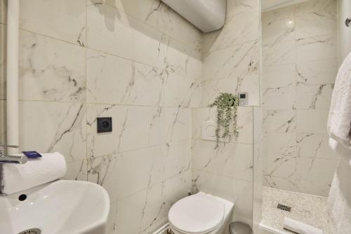 Charming Apartment Champs Elysees Montaigne