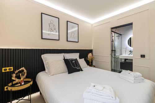 Haussmann apartment - South-facing balcony 2BR 4p