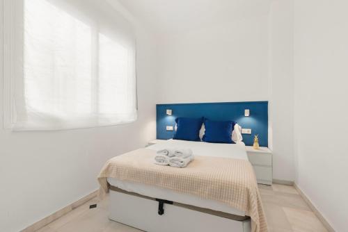 Renovated Apartment in Soho by Pineapple Homes