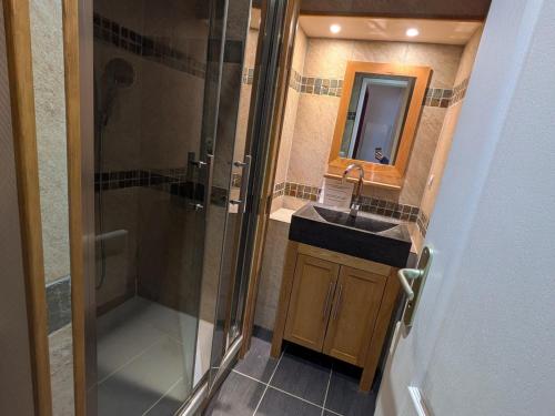 Appartement cosy, 4-5 pers, balcon sud, pistes et commerces à proximité