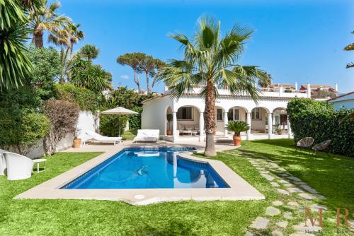 Beachfront Villa Casa Mosa Ref #32