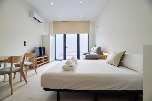 CO Apartments-Democracia