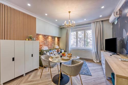 Boutique Downtown Studio Apartments