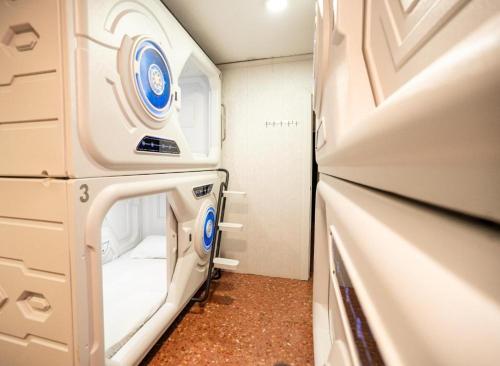 gao hostel capsules