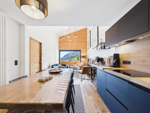 Superbe Appartement 4 Étoiles, 2 Chambres, Proche Pistes, Balcon, Parking, Ski & Vélo