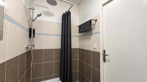 Charming 1BR Apartment Near Eiffel Tower with Netflix
