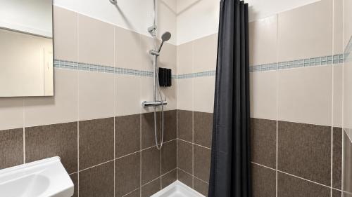 Charming 1BR Apartment Near Eiffel Tower with Netflix