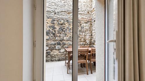 Charming 1BR Apartment Near Eiffel Tower with Netflix