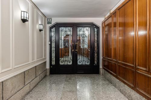 Queen's Puerta del Sol Boutique I - Alojamiento Corta Estancia