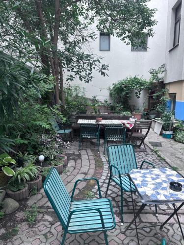 3-room apartment with small, cozy rooms
