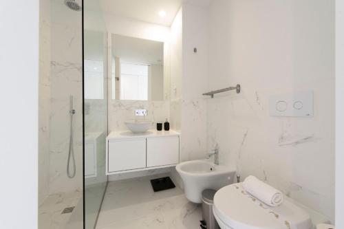 Modern Loft with Gym & Parking by LovelyStay