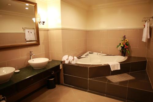 Koupelna v ubytování Sammy Dalat Hotel