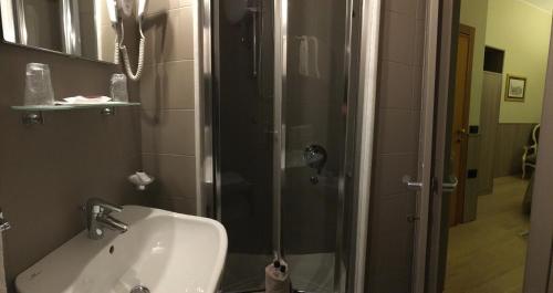 Koupelna v ubytování Hotel Est Piombino