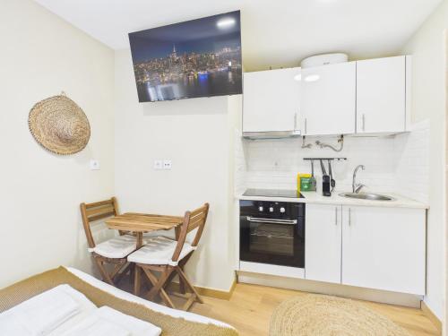 Charming Studio w/ A/C - Santos | By Airnest