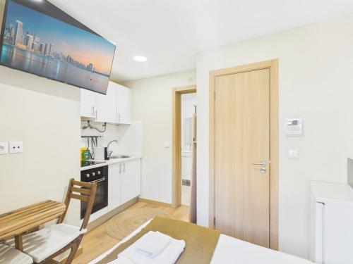 Charming Studio w/ A/C - Santos | By Airnest