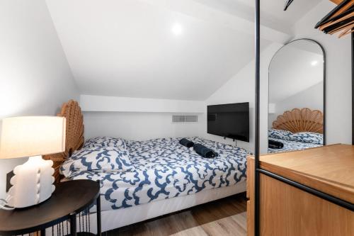 3BR Duplex w/ Balcony & A/C - Port of Nice | By Airnest
