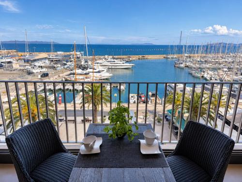 Port de Hyères - Terrasse vue mer, 2 SDB & parking privé - Plage à piéd