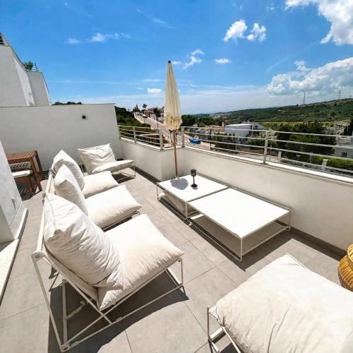 New 3-Bedroom Apartment with Panoramic Views Pool Gym & Parking in Habitat Valle Romano