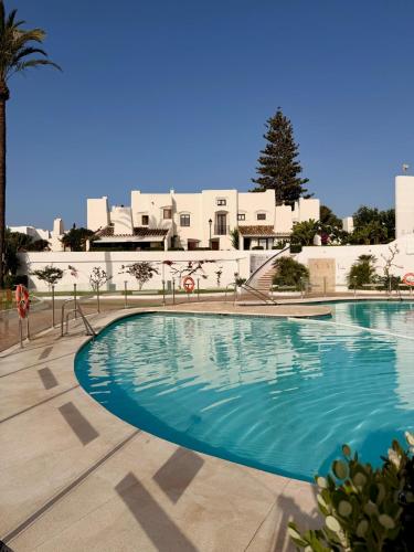 Estepona-Villacana one bedroom with private roof terrace DA37