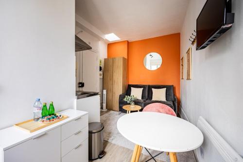 Metro Ourcq Paris 19th Studio