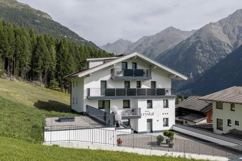 Haus Crystal