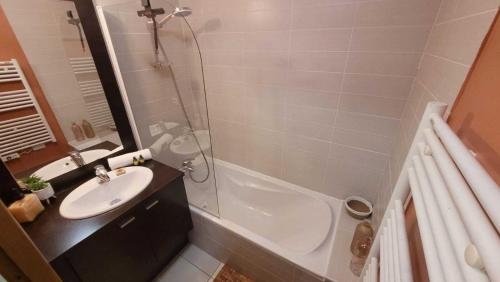 Résidence Fermes Emiguy - Appartement 4 personnes, dans résidence avec piscine MAE-0833
