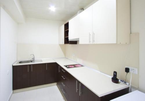Kuchyň nebo kuchyňský kout v ubytování Tsaghkahovit Hotel