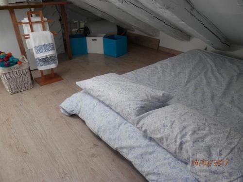 Postel nebo postele na pokoji v ubytování Buhardilla Corazon de Malasana