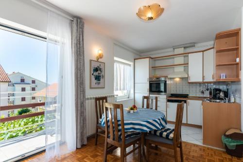 Apartment Crikvenica 5553b