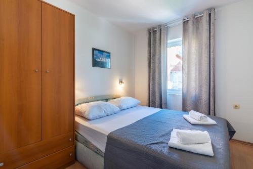 Apartments with parking space Crikvenica - 5553