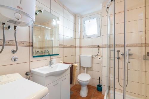 Apartments with parking space Crikvenica - 14631