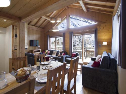 Chalet in Les 2 Alpes near Ski Piste