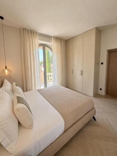 FRGK Luxury New 6BR Villa with Pool Near Beach Cannes