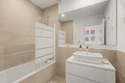 Chulera Beach townhouse sea views