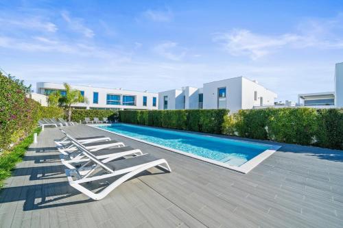 Luxury Lagos Escape Private Sunny Terrace & Pool