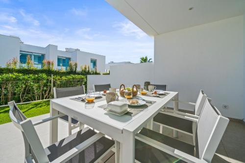 Luxury Lagos Escape Private Sunny Terrace & Pool