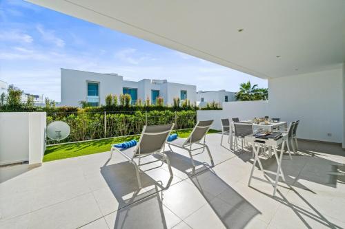 Luxury Lagos Escape Private Sunny Terrace & Pool