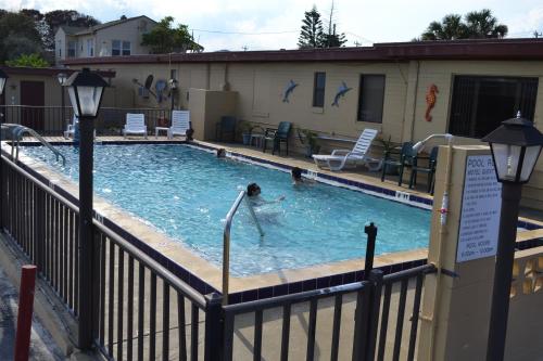 Piscina di Atlantic Economy Inn o nelle vicinanze