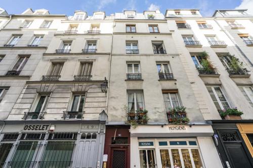 Chic apartment with patio - 2BR 6P - Le Marais