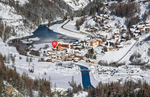 Casa-Chalet Brizolée avec vue sur le lac à Tignes