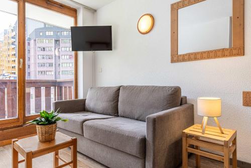 Residence Altineige, Ski In-Out with WiFi in Val Thorens, "V10" by Versant Collection