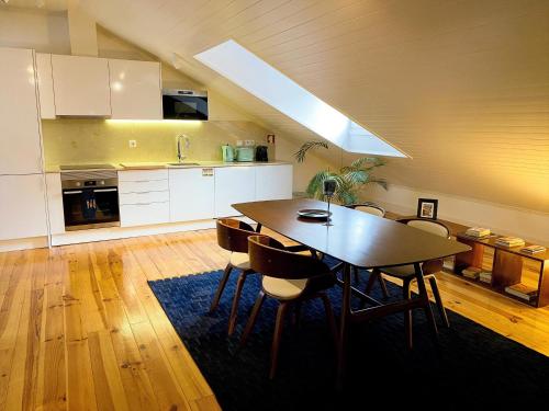 Unique Design Loft at Intendente 2 bedroom AC WIFI