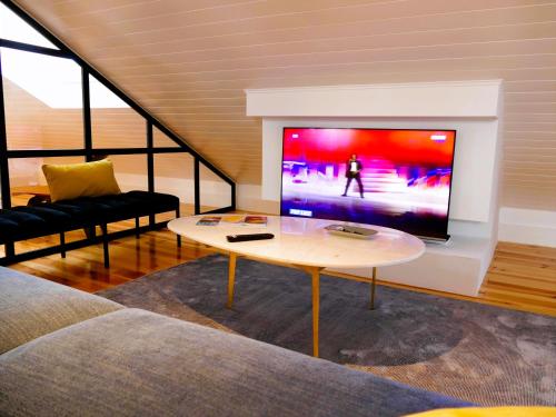 Unique Design Loft at Intendente 2 bedroom AC WIFI