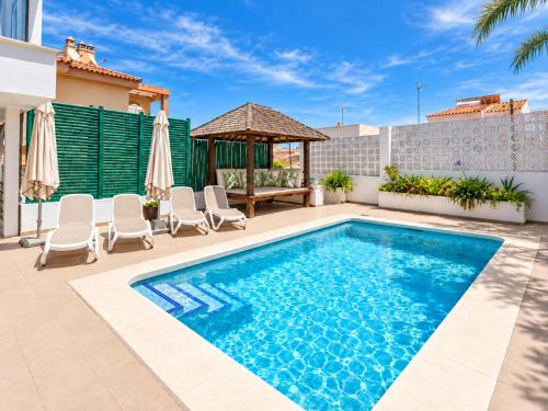 Villa Playamar para 10 Piscina privada, BBQ, parking a 10 min playa