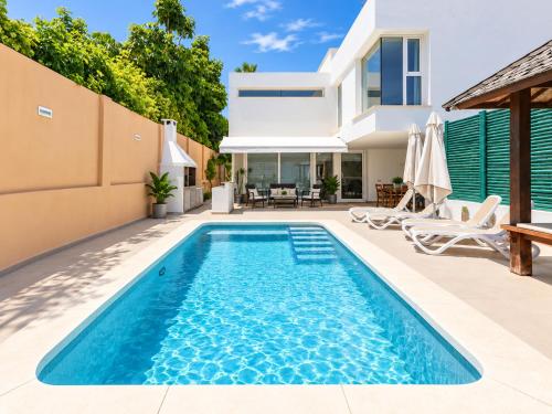 Villa Playamar para 10 Piscina privada, BBQ, parking a 10 min playa