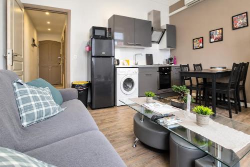 1-bedroom apt just 5 minutes away from the Congress Center and the beaches