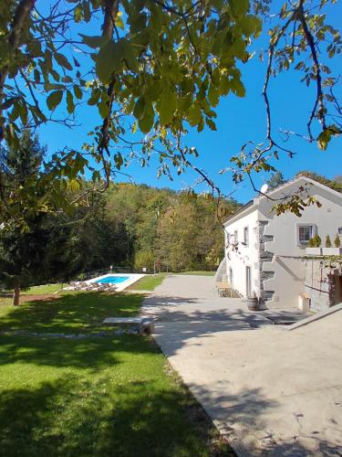 Villa Stancija Kavali stone house, Zvoneća-Opatija