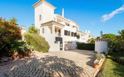 Villa Irene 9 Bed Villa close to Marina