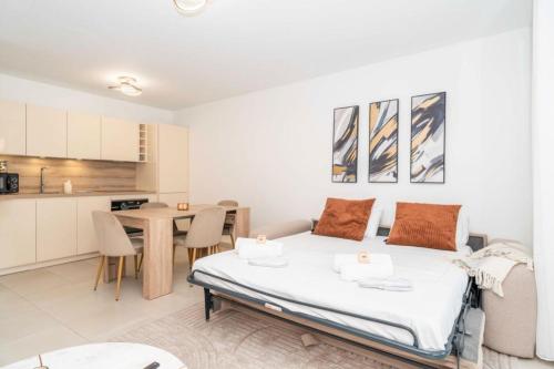Modern flat -1BR- 2 Terraces, Parking Cannes