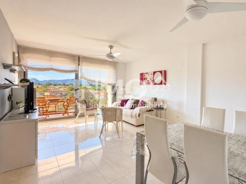 Moderno apartamento con piscina y parking 162B - INMO22